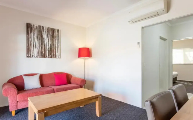 Quality Inn Colonial