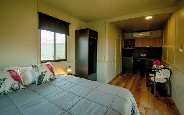 Longreach Tourist Park – Guest Rooms – Longreach