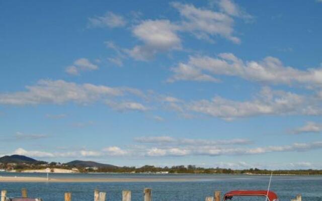 Fairholme 5, Opposite Lake