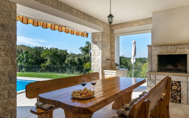 Patricia Comfortable Holiday Residence