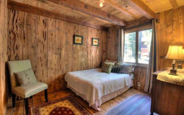 Charming Cascade Chalet