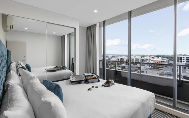 Meriton Suites Waterloo