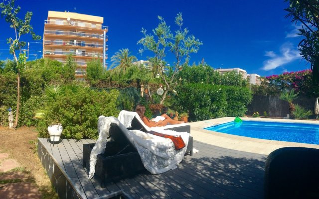 LUX Beach House Barcelona with Pool & Hot Tub, Beach Access