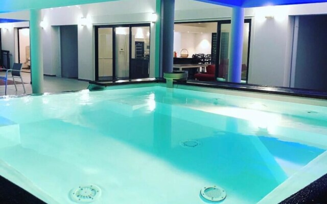 Villa Mary Island