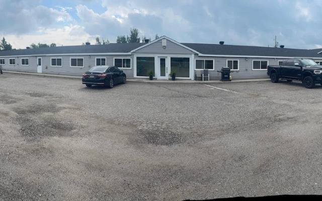 Timber Wolf Inn Motel