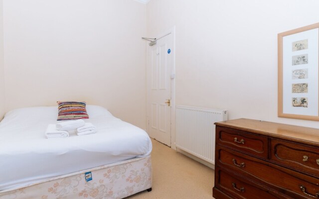 Spacious 4 Bedroom Apartment Near The Meadows/old Town