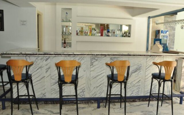 Almera Apart Hotel