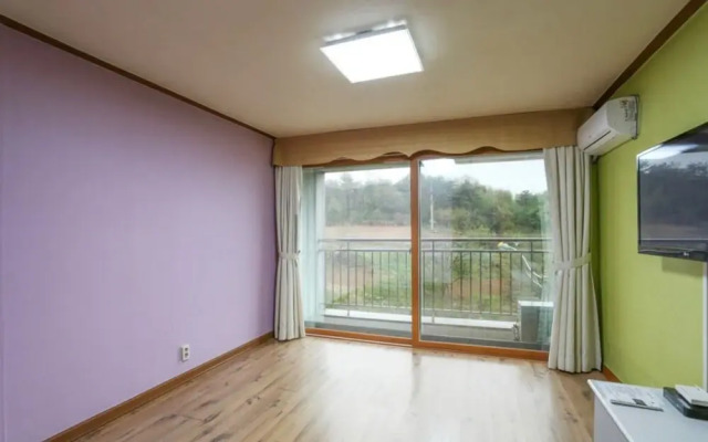 Sokcho White Light House Pension