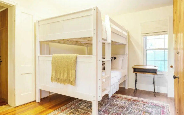 Whitney by Avantstay Private Berkshires Estate