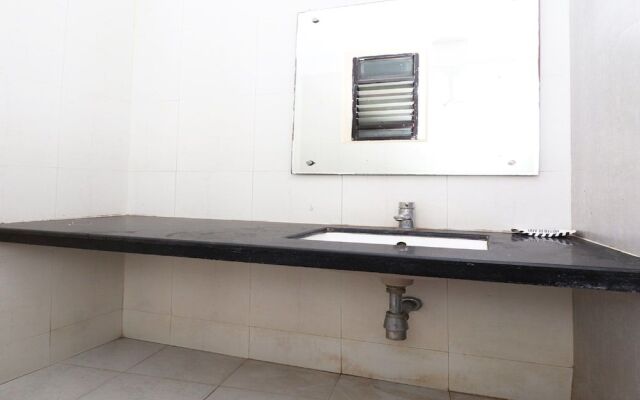 Oyo 28796 Hotel Rajhans