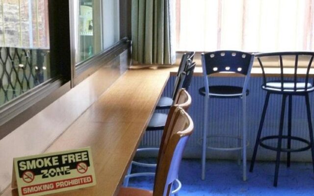 Shakespeare Backpackers Int'l Hostel