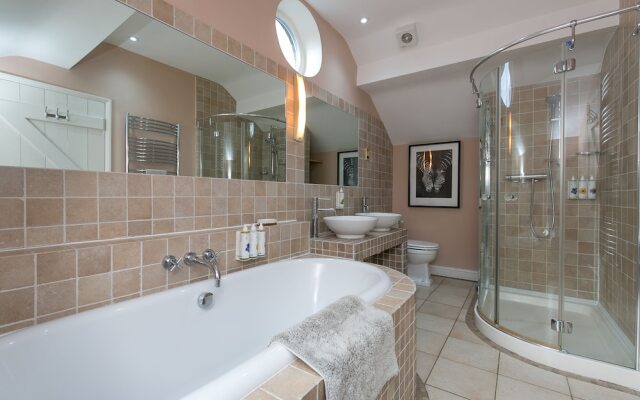 Stunning 3-bed House in a Private Hidden Valley
