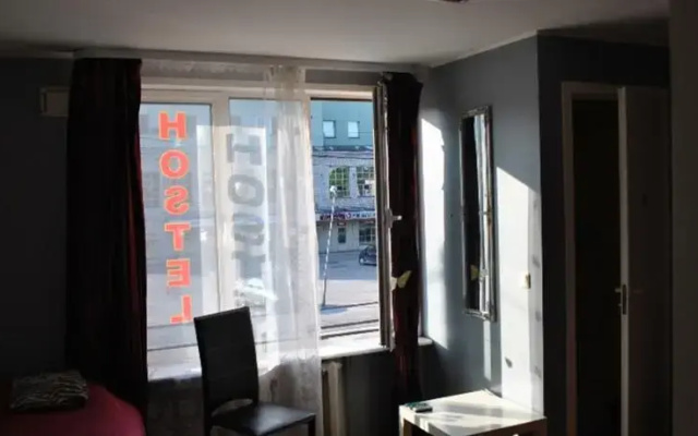Telliskivi Hostel