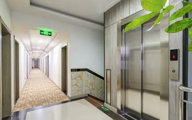 Elan Hotel(Luoyang Railway Station)