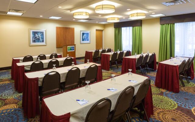 Holiday Inn Express & Suites Jacksonville Airport by IHG