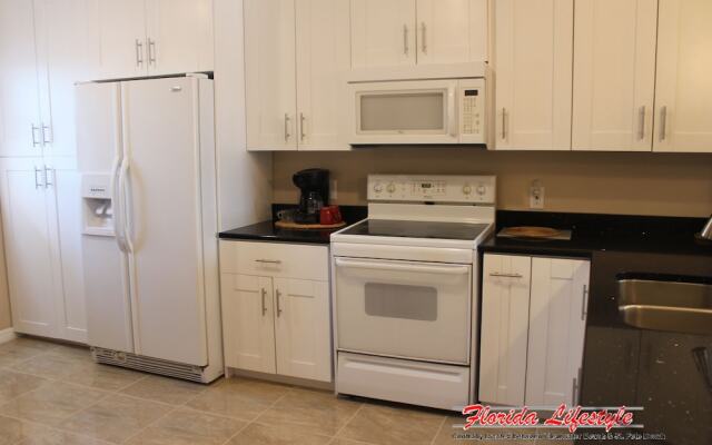 Sea Breeze 303 Apartment