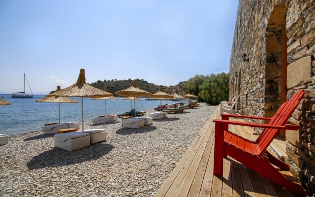 Kargilos Hotel & Beach