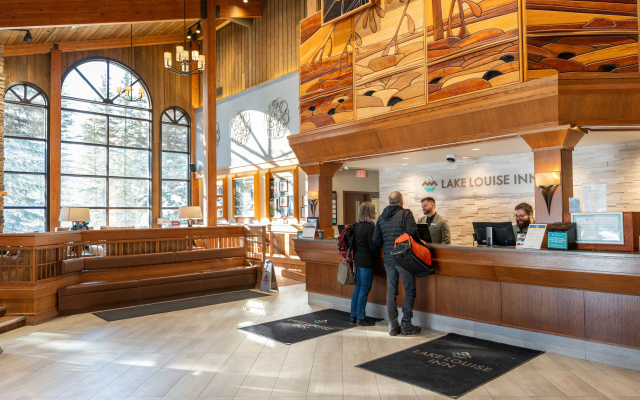Lake Louise Inn - Image 2