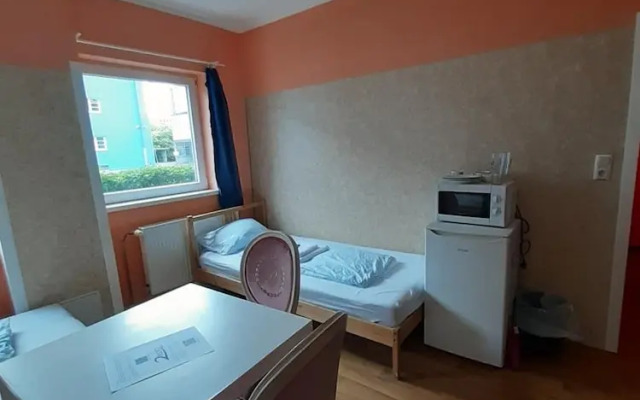 2-Rent Group Hostel Rooms&Apartments TUB19A