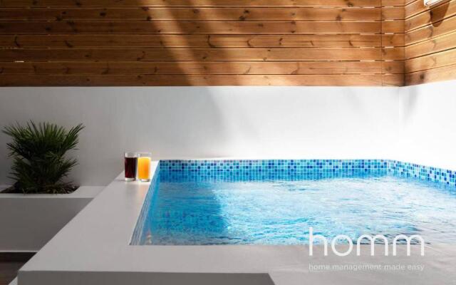 Nemeseos ground floor homm Apartment with Roof Garden and Pool