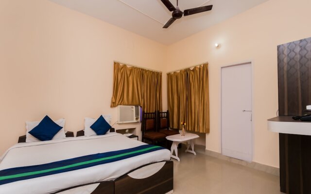 OYO 8998 Hotel Aayash