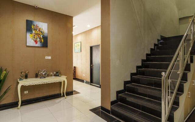 RedDoorz Plus near Sangkareang Park