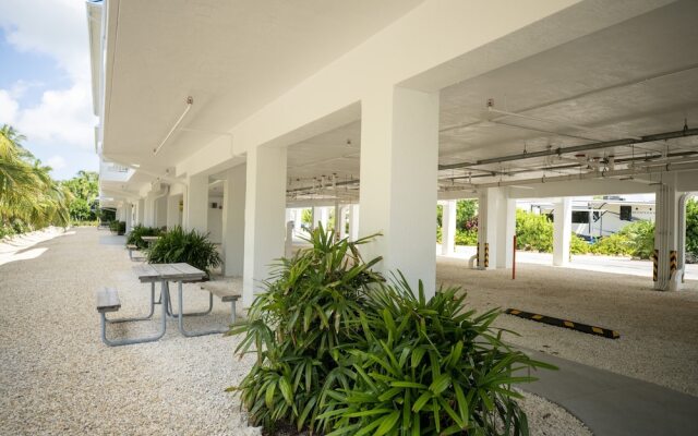 Sugarloaf Key Hotel at KOA Resort