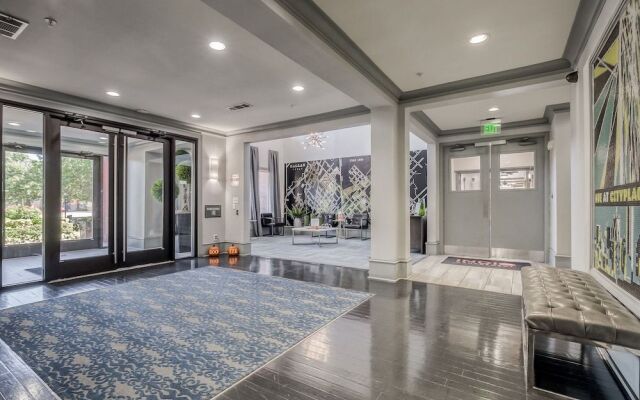 Modern Uptown Dallas Stay by Amyfinehouse