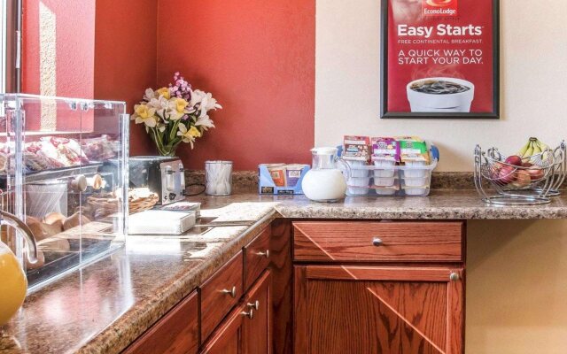 Econo Lodge Cadillac