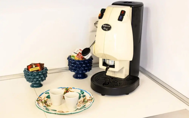 Into Mann in Naples With 5 Bedrooms and 5 Bathrooms