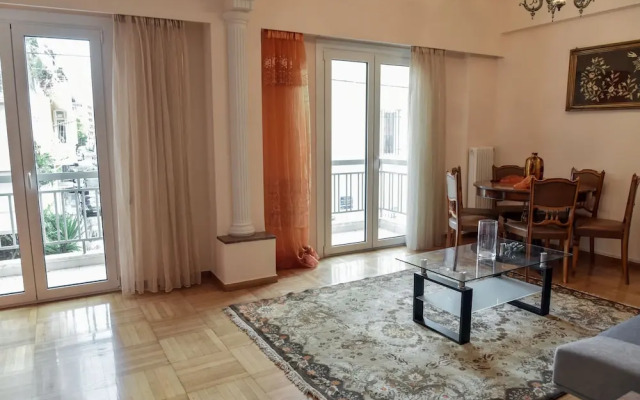 Cozy & Spacious Apartment in Central