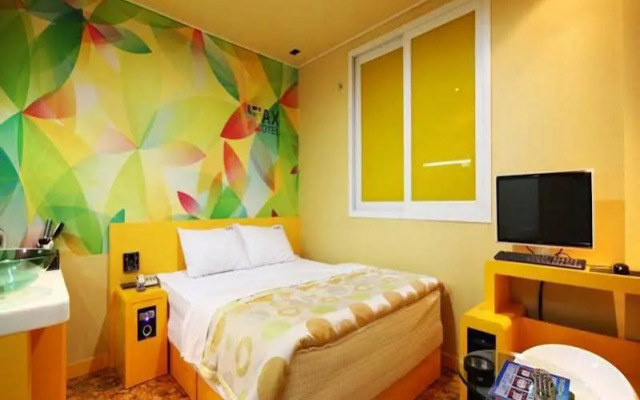 Max Motel
