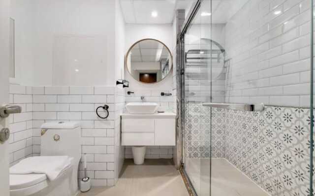 Jbr Sea View Captivating 4-bed Apartment in Dubai