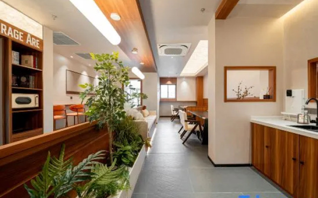 Xihe Hotel (Lujiazui Lancun Road Subway Station Branch)