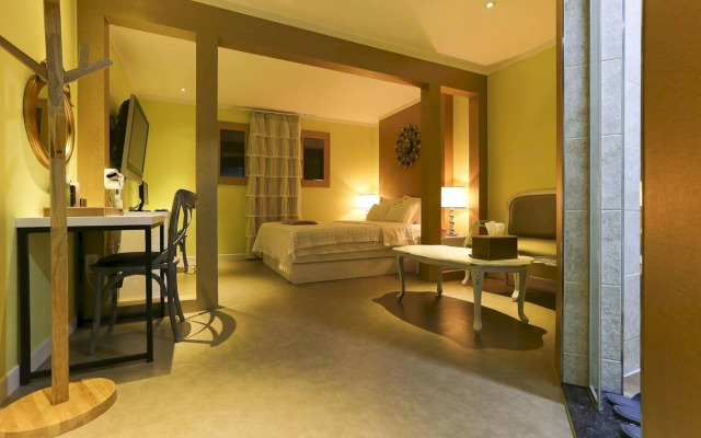 Shampoo Hotel