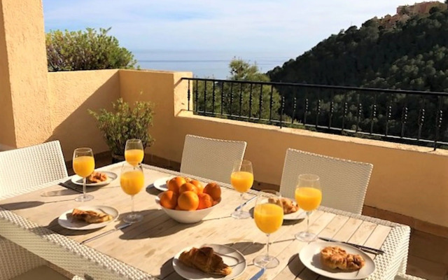 Sea-view holiday home in Altea Hills with private pool
