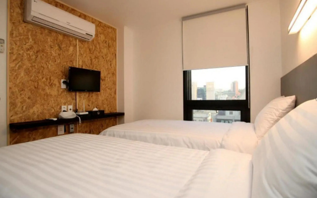 KSTAR Metro Hotel