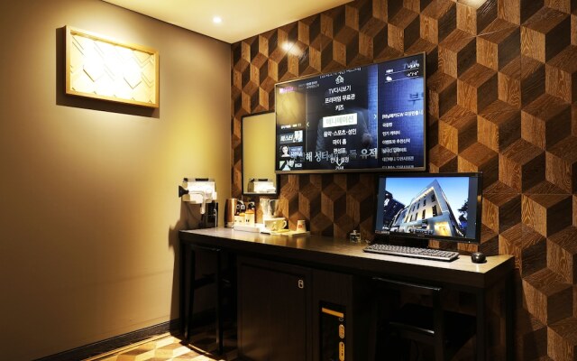 MARI boutique hotel