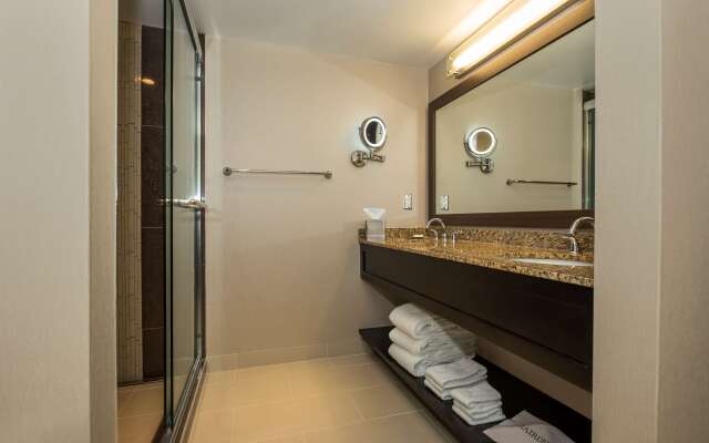 Hilton Winnipeg Airport Suites