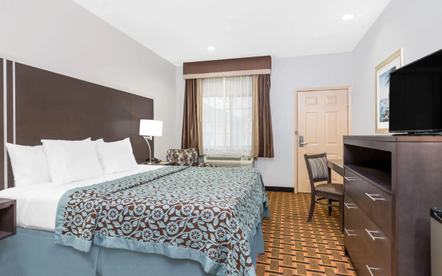 Days Inn & Suites by Wyndham Madisonville