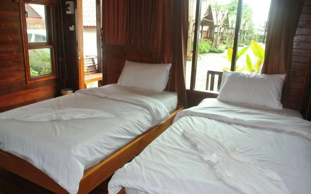 Ruenthong Resort Surat Thani