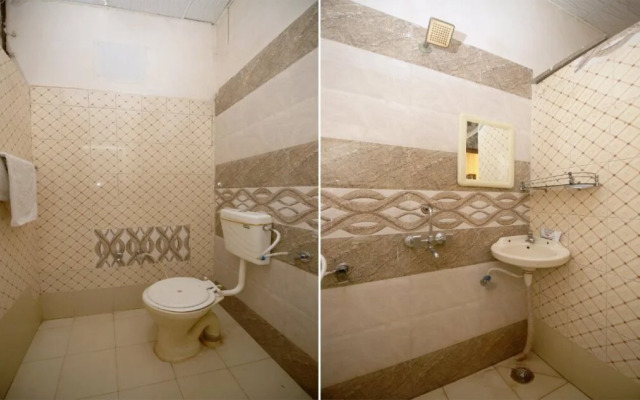 Hotel E Square By OYO Rooms