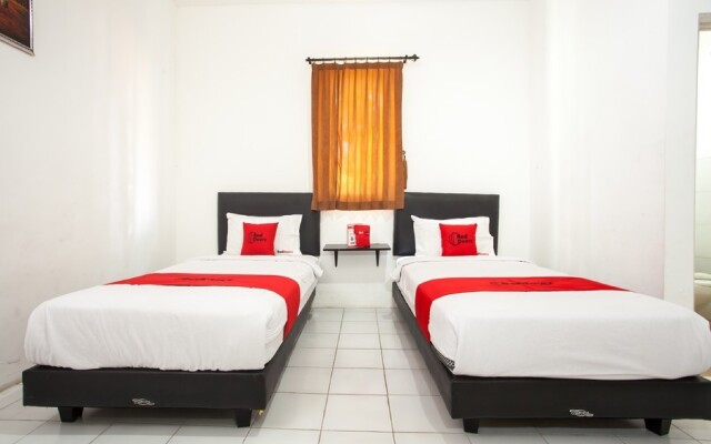 RedDoorz Plus near Galaxy Mall