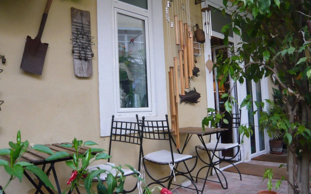 Alves Torgo 14 Lisbon Guest House