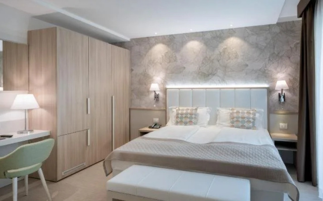 International Beach Hotel