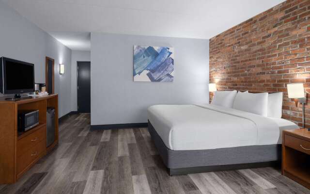 Travelodge by Wyndham Barrie