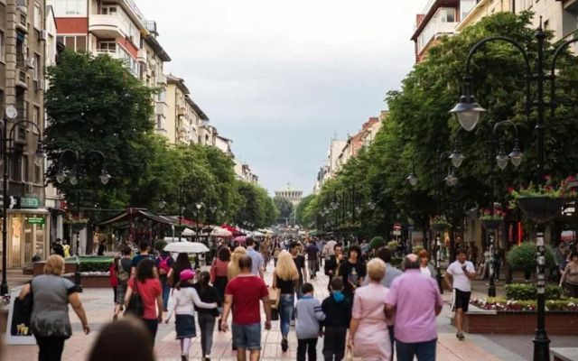 Top Center Apartment 2