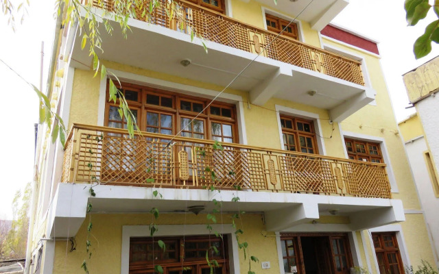 Rahela Guest House & Home Stay