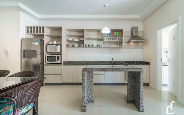 Apartamento com 03 dormitórios