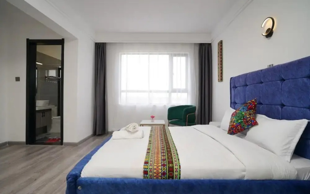 Lux Suites Platinum Oak Residency